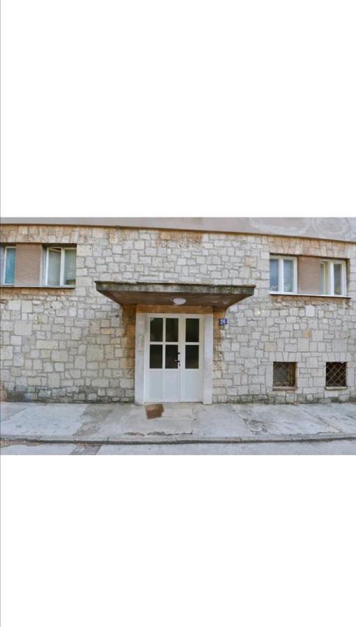 Apartman Kata *